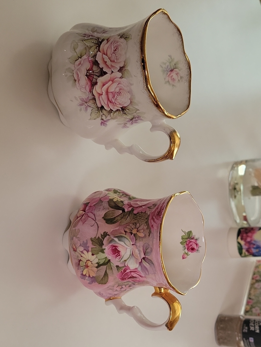 Fine Bone China Crown Victoria Tea Cups with Gold Trim
